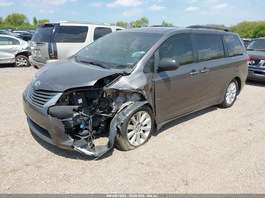 5TDDK3DC5DS063180 2013 TOYOTA SIENNA photo no. 2