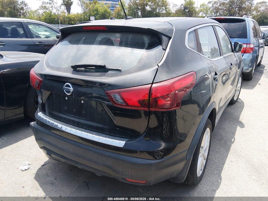 JN1BJ1CP8JW106461 2018 NISSAN ROGUE SPORT photo no. 4