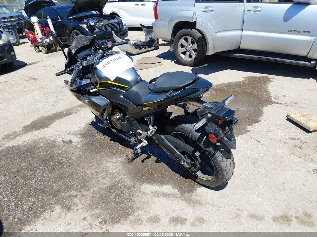 MLHPC6256N5300439 2022 HONDA CBR500 photo no. 3