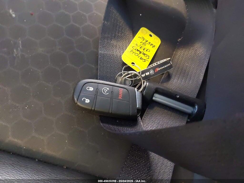 3C4NJCBB7JT140165 2018 JEEP COMPASS photo no. 11