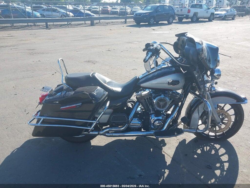 1HD1FC419AB652093 2010 HARLEY-DAVIDSON FLHTCU photo no. 11