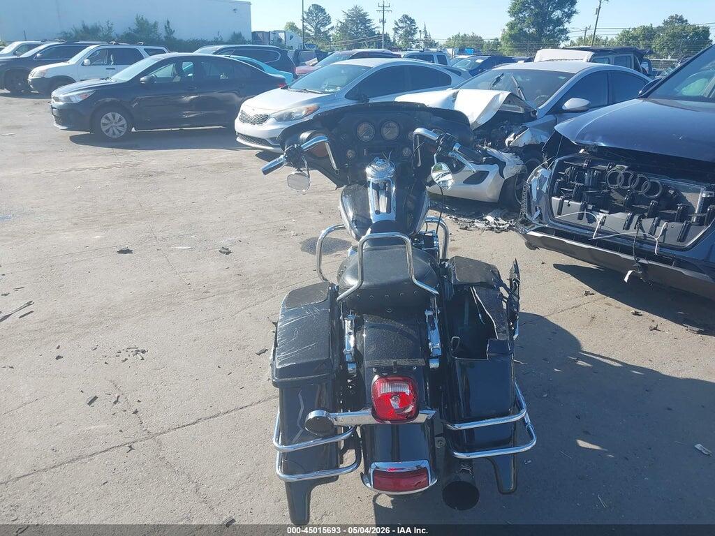 1HD1FC419AB652093 2010 HARLEY-DAVIDSON FLHTCU photo no. 6