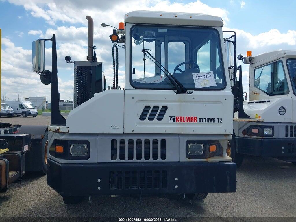 11VJ813A5JA000648 2018 KALMAR OTTAWA T2 photo no. 12