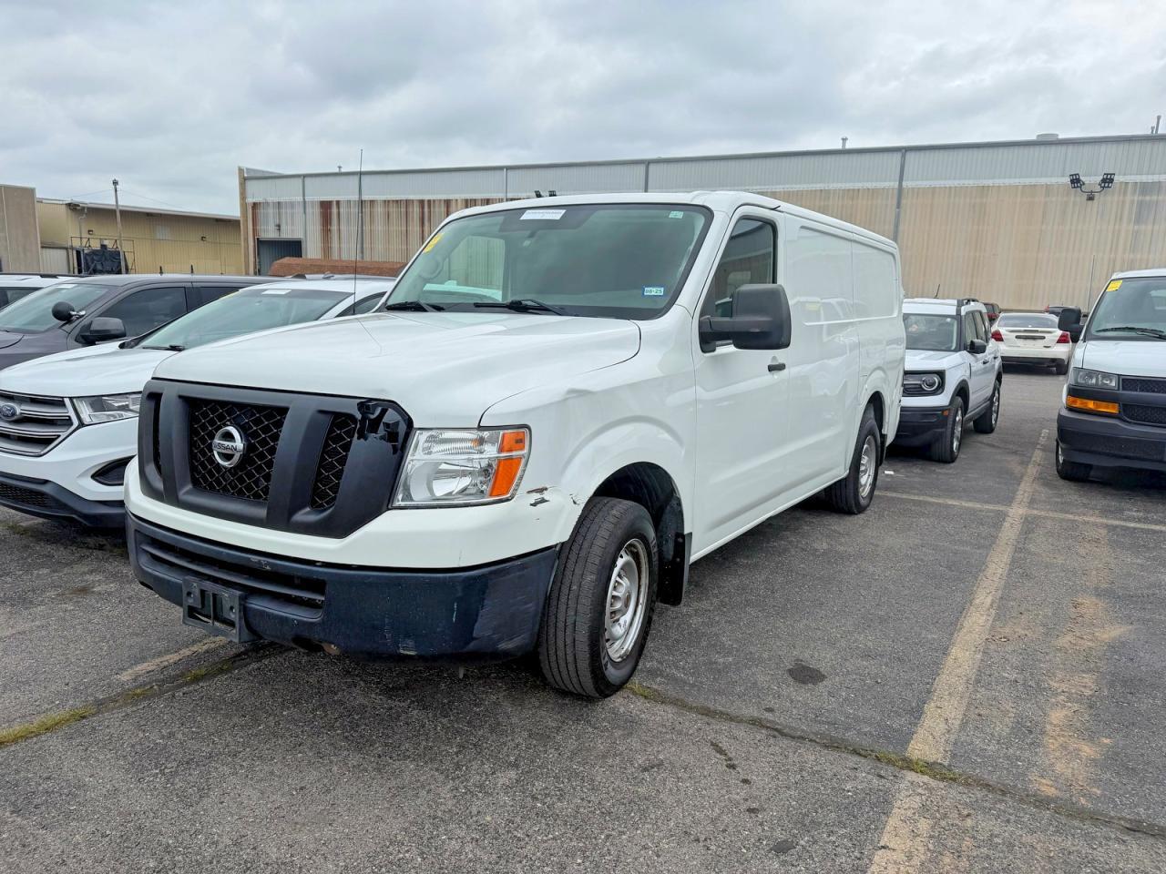 2020 NISSAN NV 2500 HD S — Фото 2 из 10
