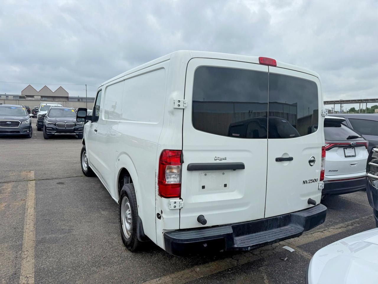 2020 NISSAN NV 2500 HD S — Фото 3 из 10