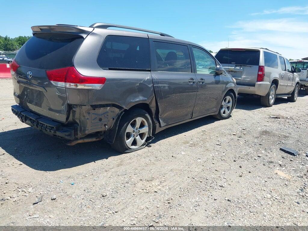 5TDKK3DC8DS374464 2013 TOYOTA SIENNA photo no. 4