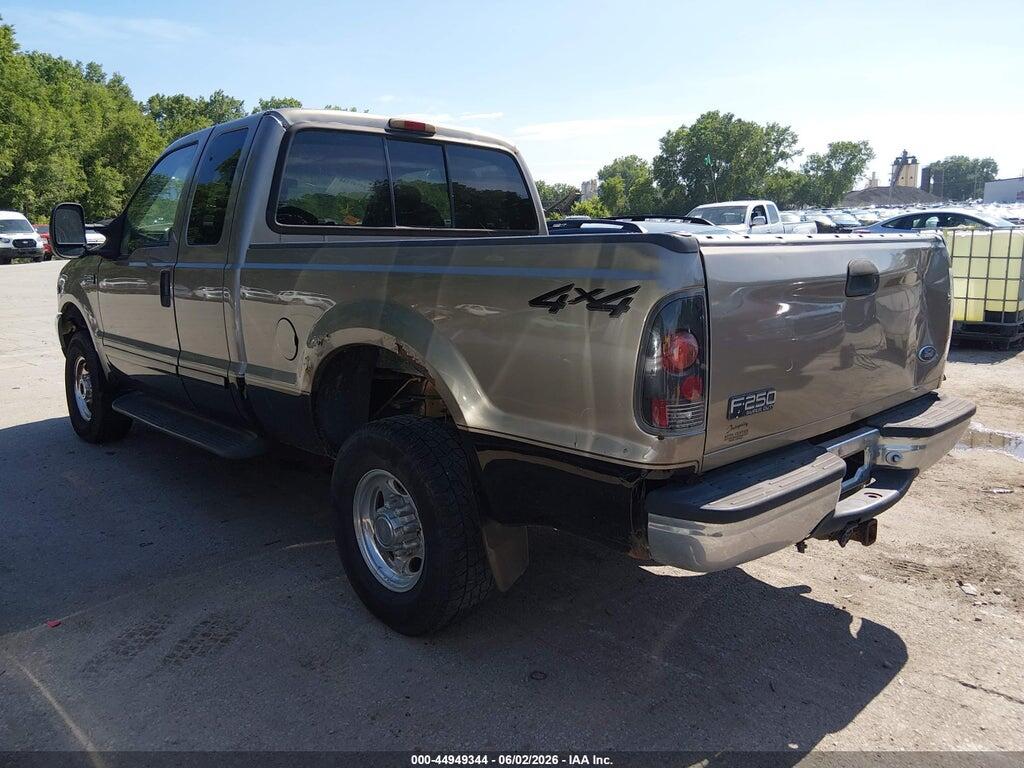 1FTNX21S02EA21935 2002 FORD F-250 photo no. 3