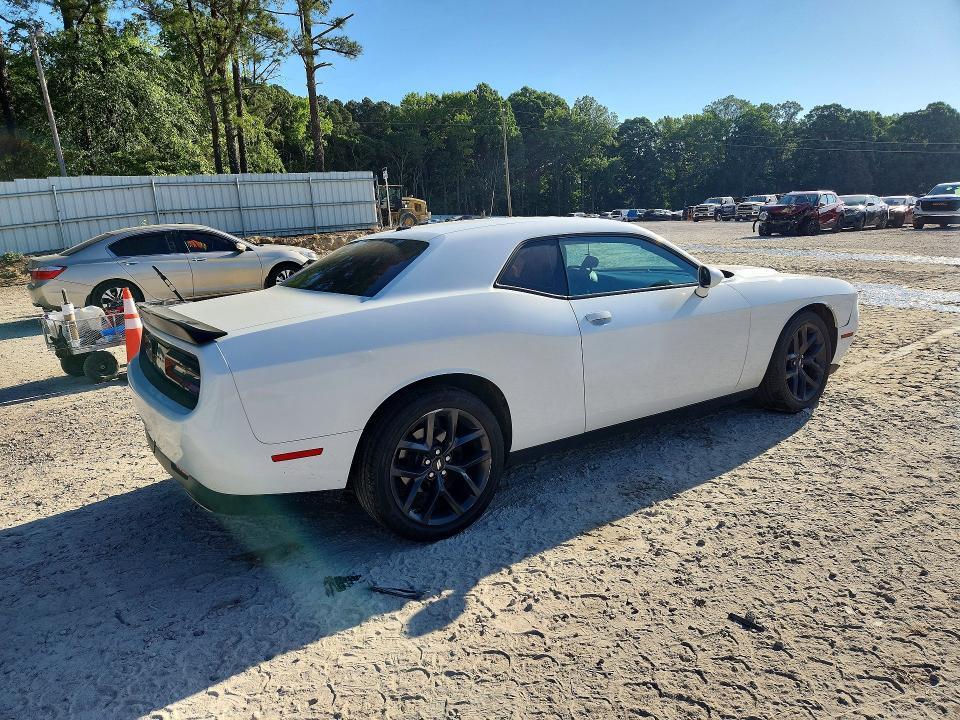 2019 DODGE CHALLENGER SXT — Фото 3 из 12
