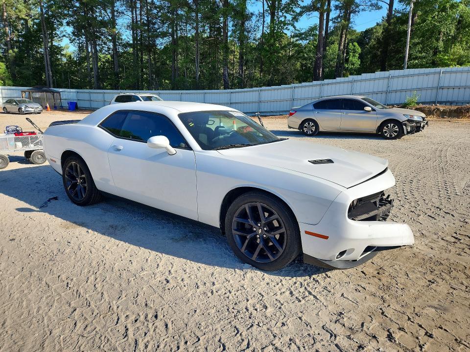 2019 DODGE CHALLENGER SXT — Фото 4 из 12