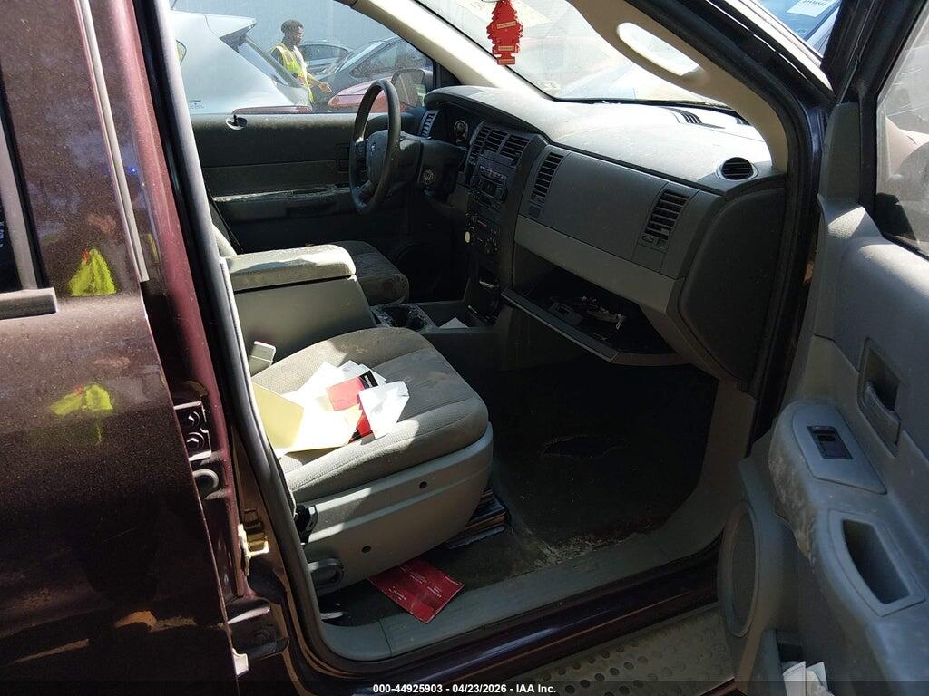 1D4HD38K45F573778 2005 DODGE DURANGO photo no. 5