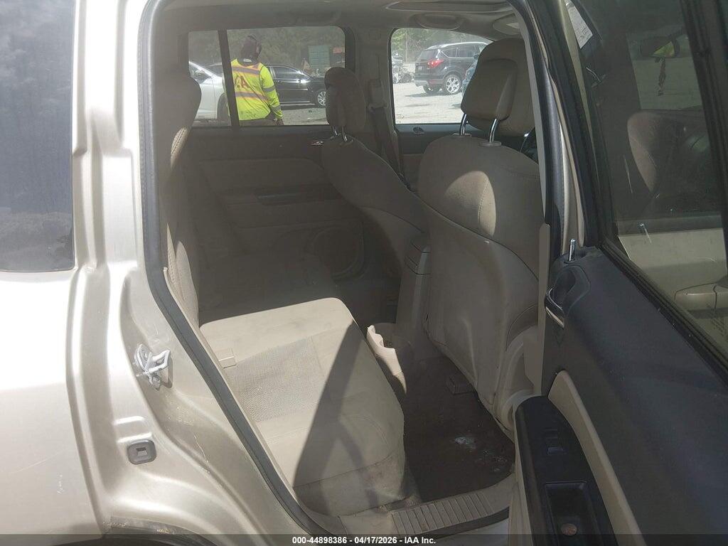 1J4NT1FB7AD626032 2010 JEEP COMPASS photo no. 8