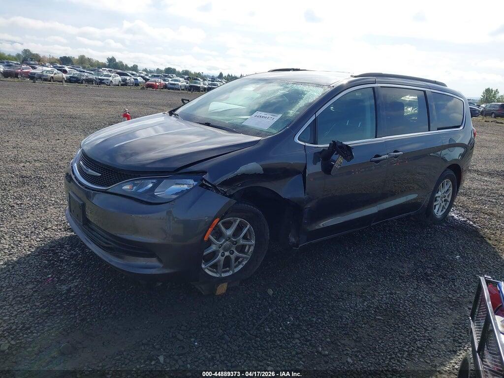 2C4RC1DG0LR257441 2020 CHRYSLER VOYAGER photo no. 2