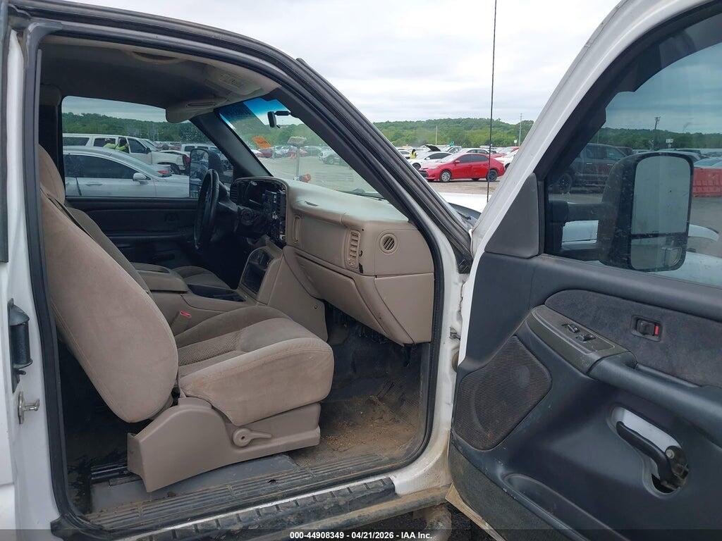 1GCHC29UX4E333682 2004 CHEVROLET SILVERADO 2500HD photo no. 5