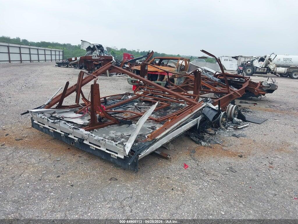 4X4TXLF20GF161775 2016 FOREST RIVER HYPERLITE photo no. 4