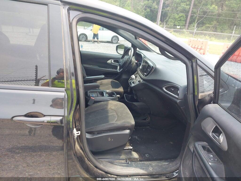 2C4RC1FG8JR315807 2018 CHRYSLER PACIFICA photo no. 5