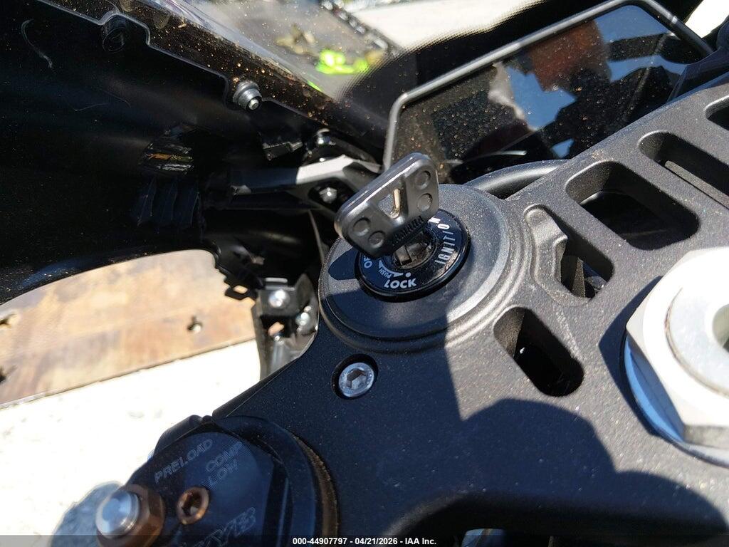 JYARNA7E7SA000862 2025 YAMAHA YZF1000 photo no. 11