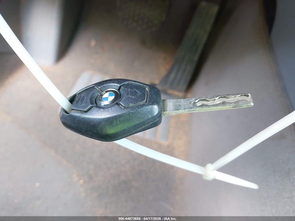 WBABW33444PL33271 2004 BMW 325CI photo no. 11