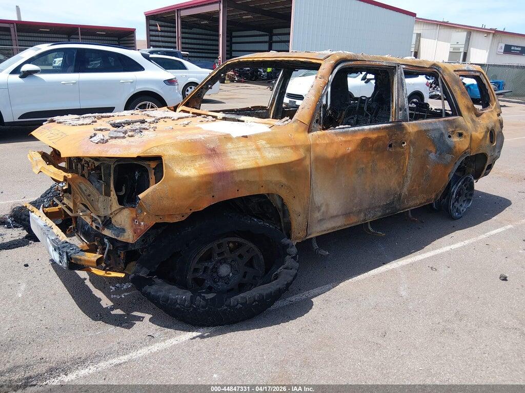 JTEBU5JR4H5445780 2017 TOYOTA 4RUNNER photo no. 2