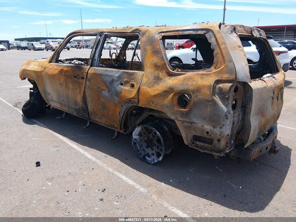 JTEBU5JR4H5445780 2017 TOYOTA 4RUNNER photo no. 3