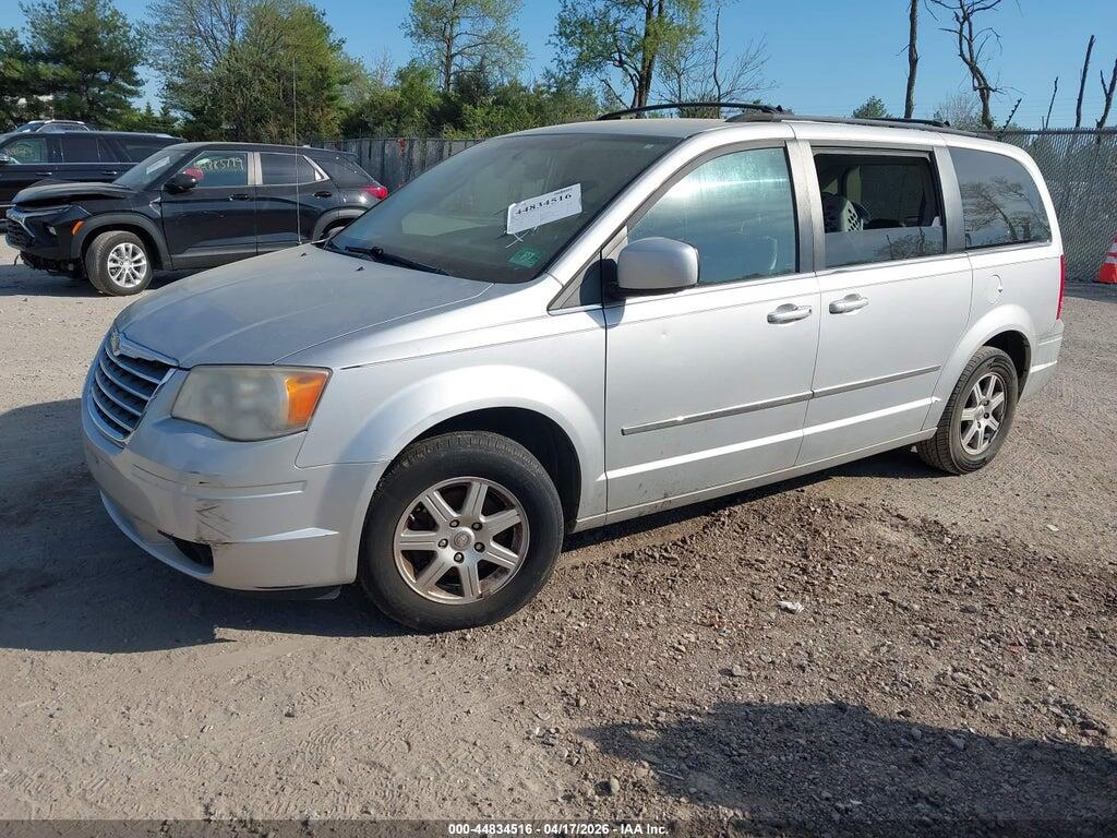 2A4RR5D16AR305419 2010 CHRYSLER TOWN & COUNTRY photo no. 2