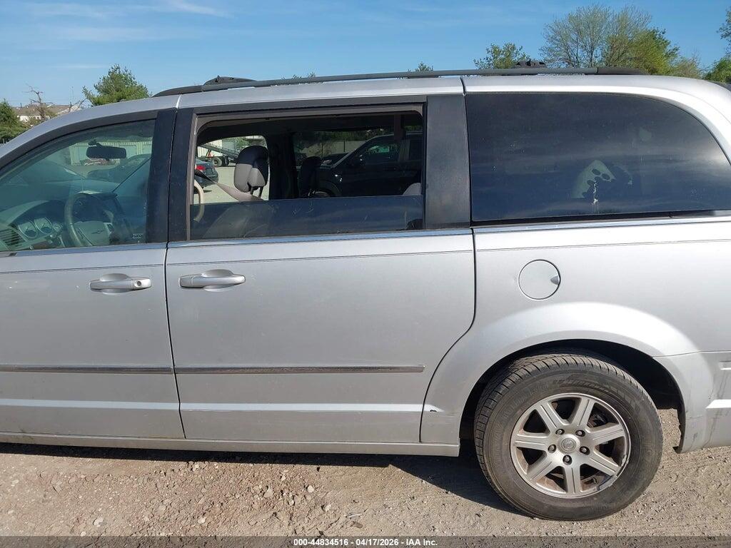 2A4RR5D16AR305419 2010 CHRYSLER TOWN & COUNTRY photo no. 6