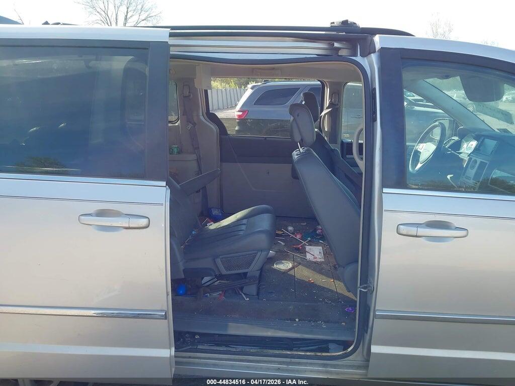 2A4RR5D16AR305419 2010 CHRYSLER TOWN & COUNTRY photo no. 8