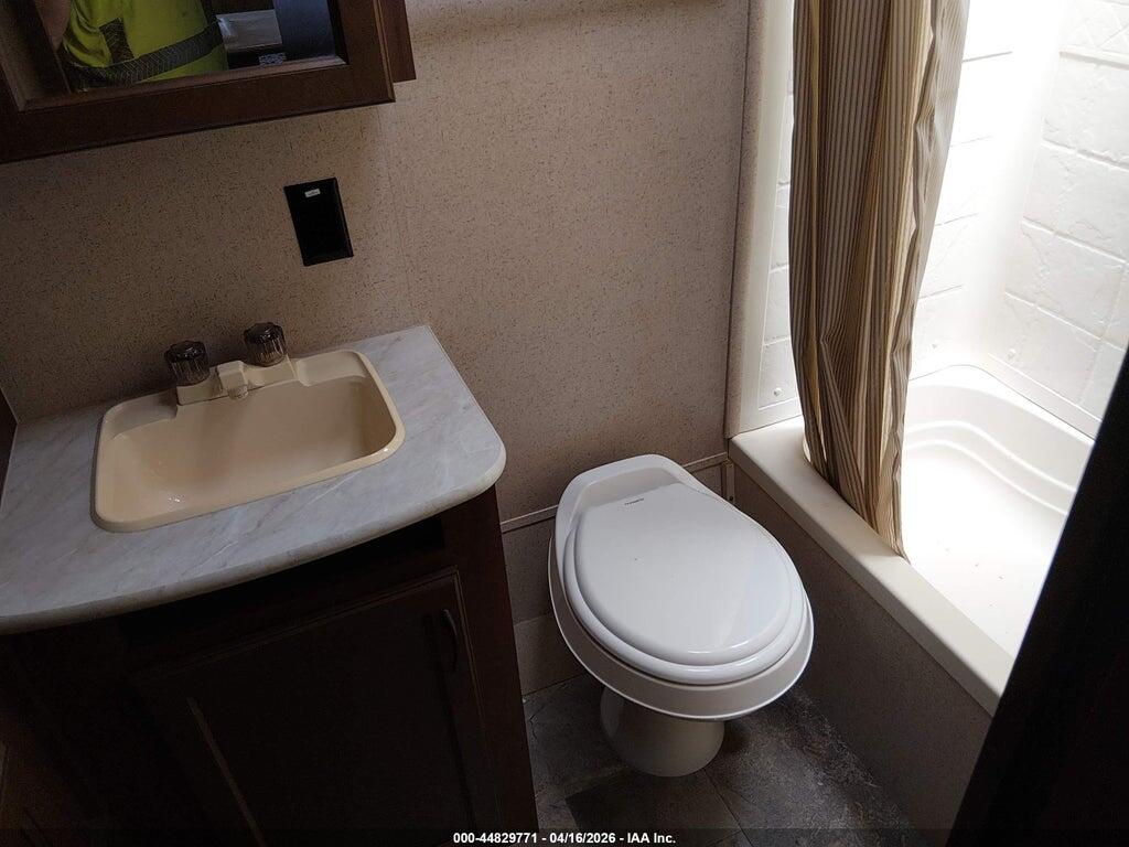 1UJBJ0BM3F1TL0367 2015 JAYCO JAY FLIGHT 24 FBS photo no. 12