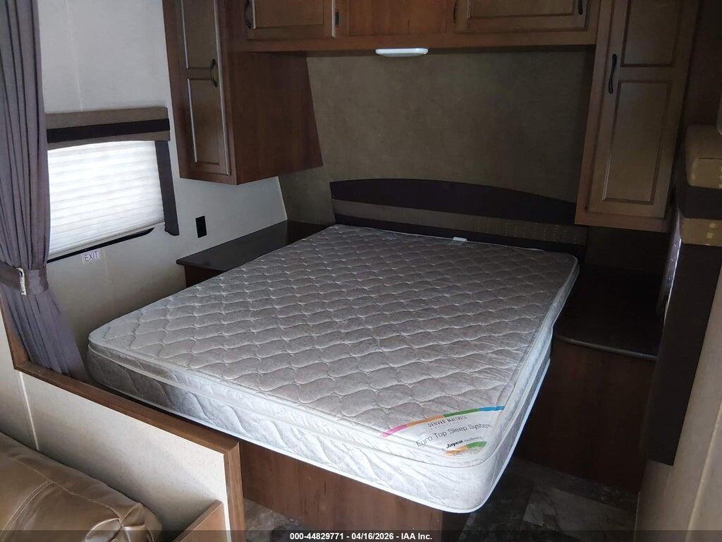 1UJBJ0BM3F1TL0367 2015 JAYCO JAY FLIGHT 24 FBS photo no. 5