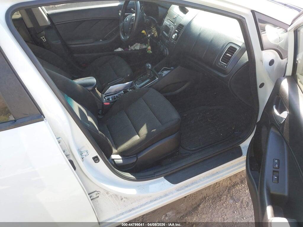 3KPFK4A75HE081927 2017 KIA FORTE photo no. 5