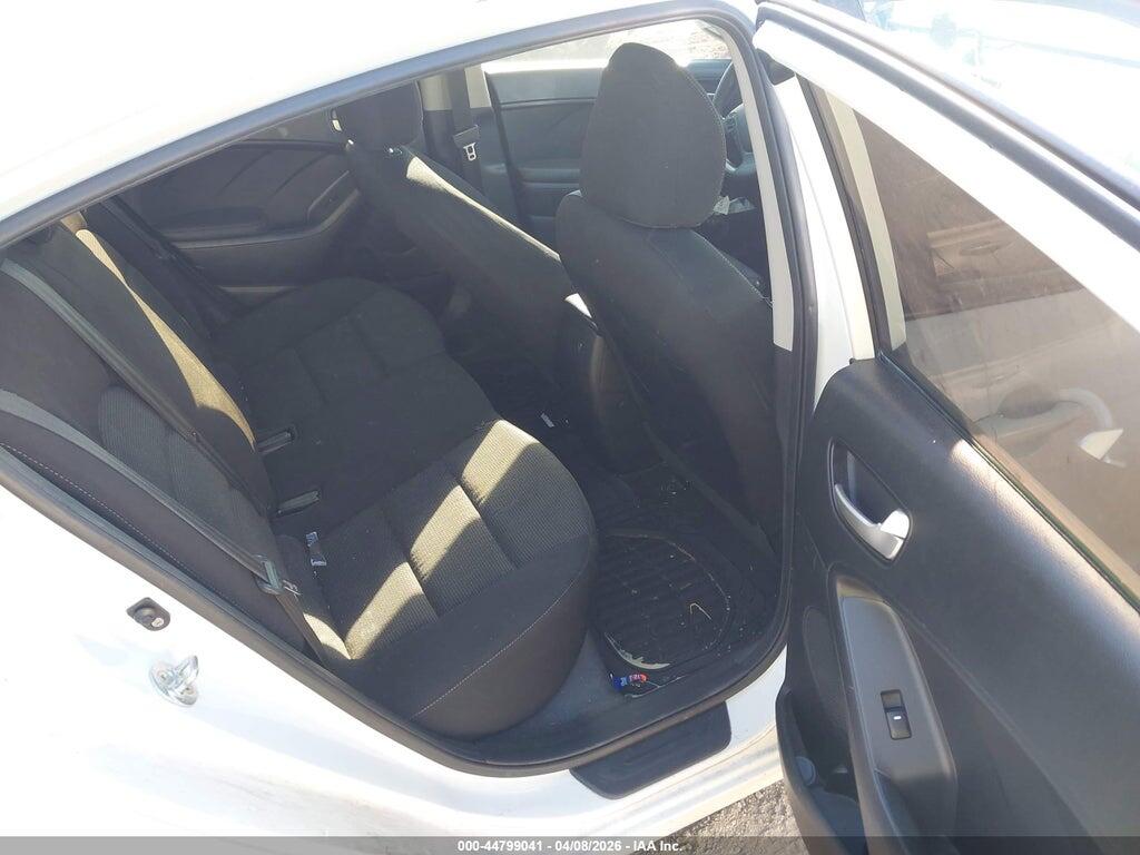 3KPFK4A75HE081927 2017 KIA FORTE photo no. 8
