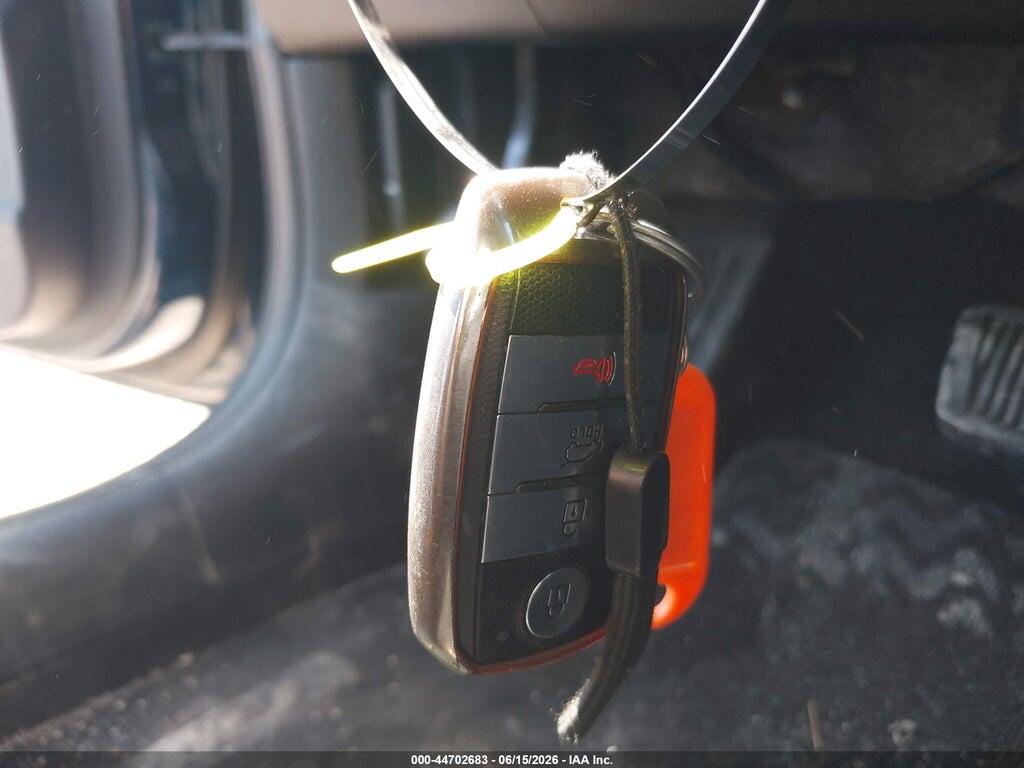 KNDCB3LC0J5210018 2018 KIA NIRO photo no. 11
