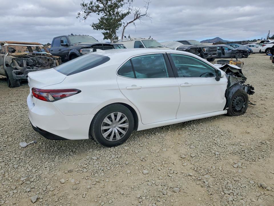 4T1H31AK3NU576516 2022 TOYOTA CAMRY photo no. 3