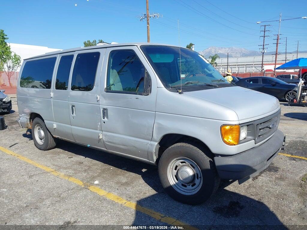 1FMRE11W84HB01369 2004 FORD E-150 photo no. 1