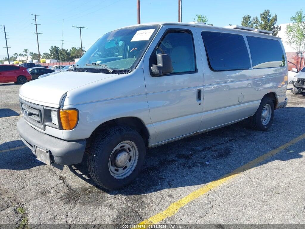 1FMRE11W84HB01369 2004 FORD E-150 photo no. 2