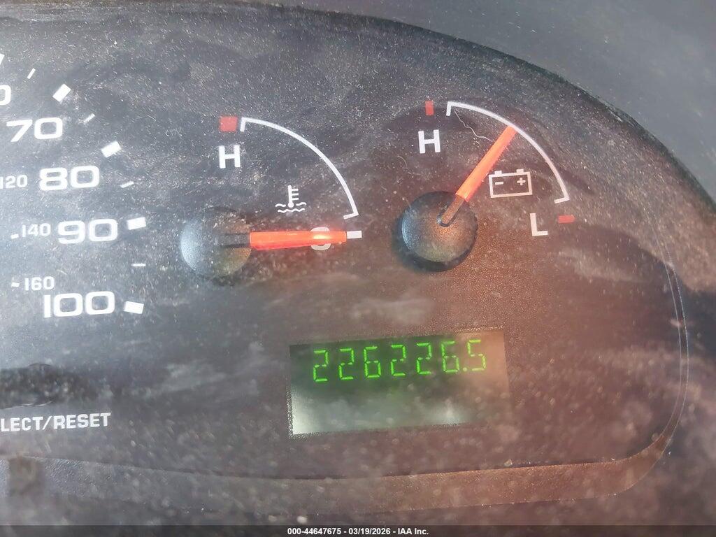 1FMRE11W84HB01369 2004 FORD E-150 photo no. 7
