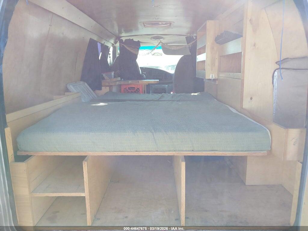 1FMRE11W84HB01369 2004 FORD E-150 photo no. 8
