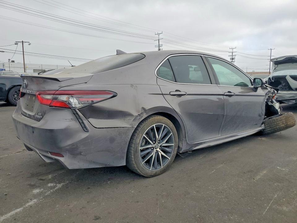 2022 TOYOTA CAMRY HYBRID SE — Фото 3 из 13