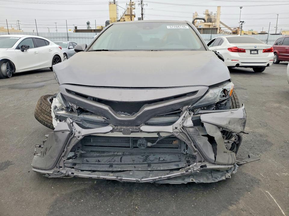 2022 TOYOTA CAMRY HYBRID SE — Фото 5 из 13