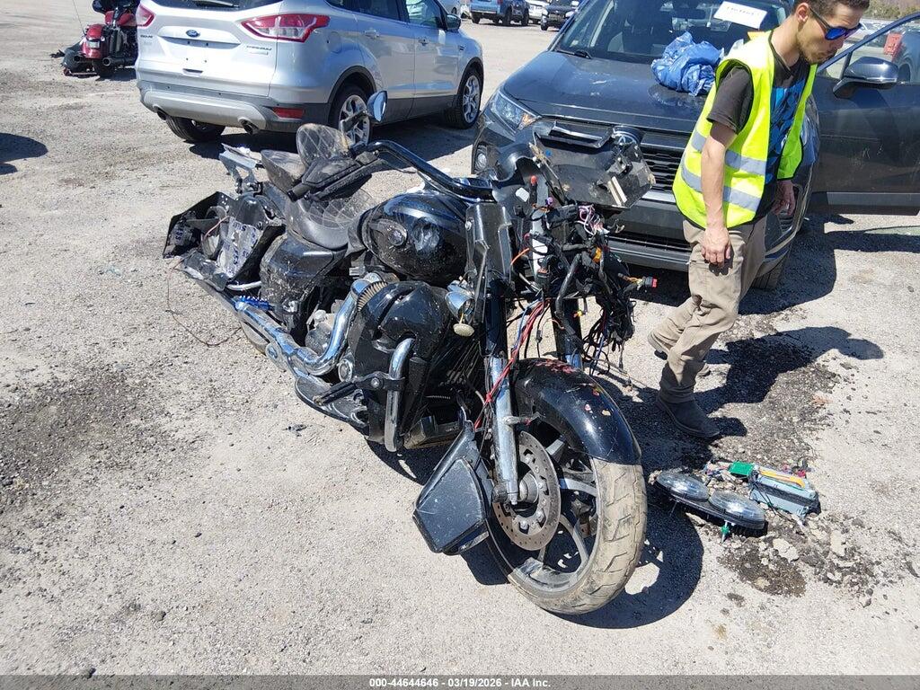 1HD1TC820DB961032 2013 HARLEY-DAVIDSON FLTRXSE photo no. 1