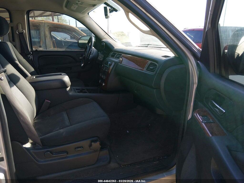 3GNMCEE05BG274699 2011 CHEVROLET AVALANCHE 1500 photo no. 5