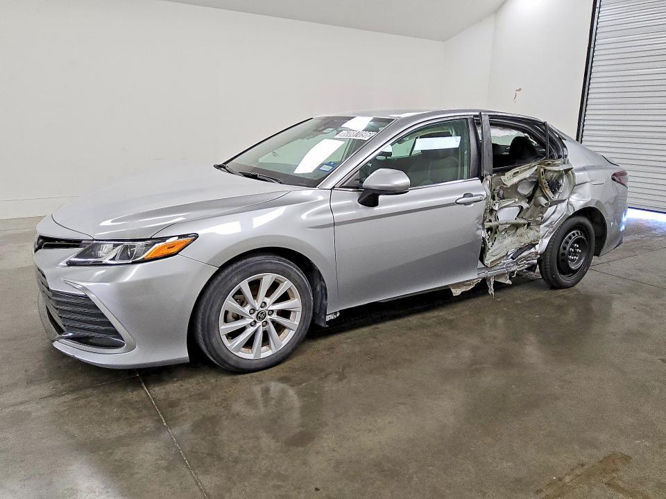 4T1C11AK7NU651377 2022 TOYOTA CAMRY photo no. 1