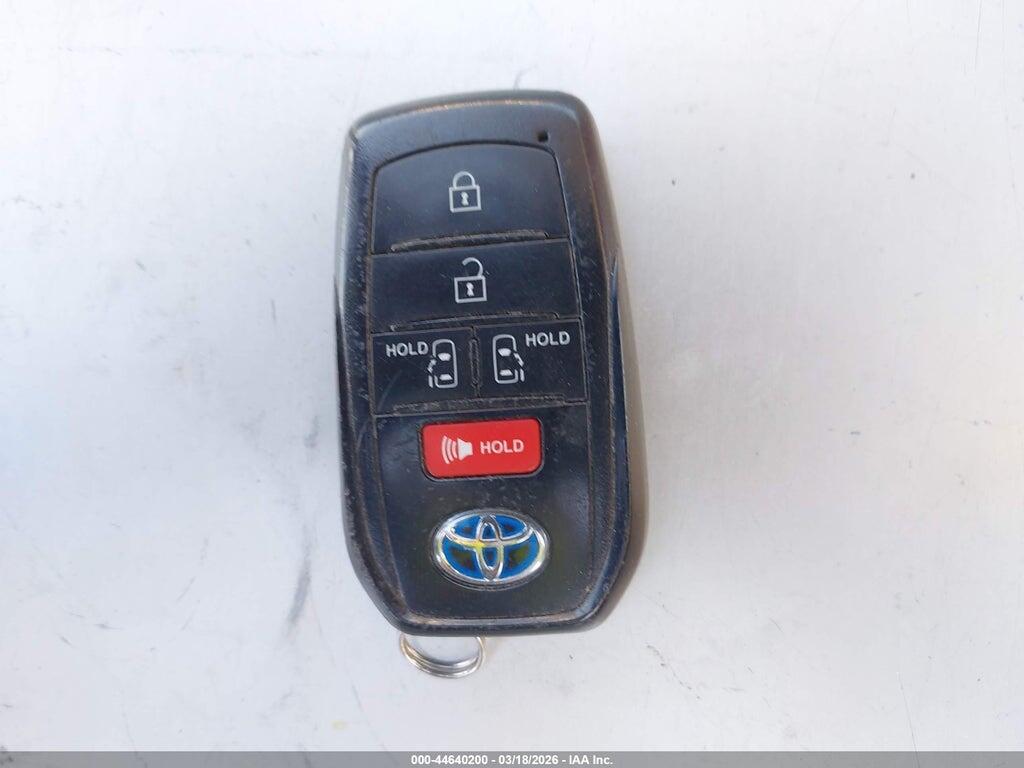 5TDKRKEC5PS168642 2023 TOYOTA SIENNA photo no. 11