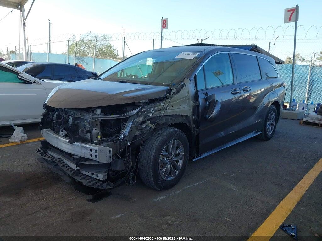 5TDKRKEC5PS168642 2023 TOYOTA SIENNA photo no. 2
