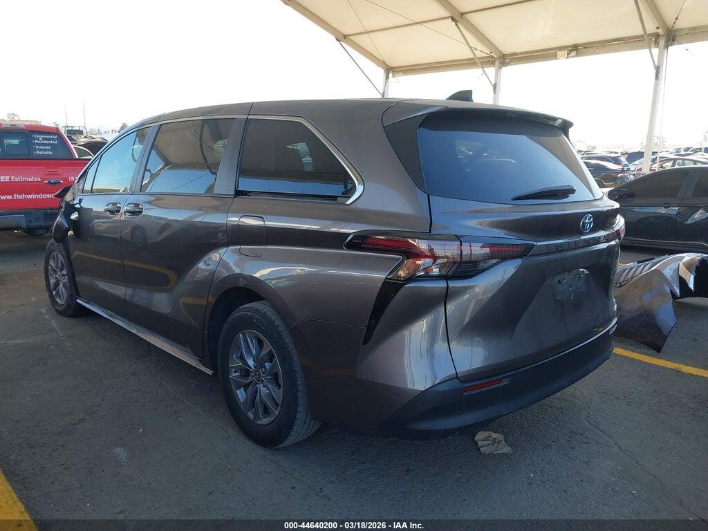 5TDKRKEC5PS168642 2023 TOYOTA SIENNA photo no. 3