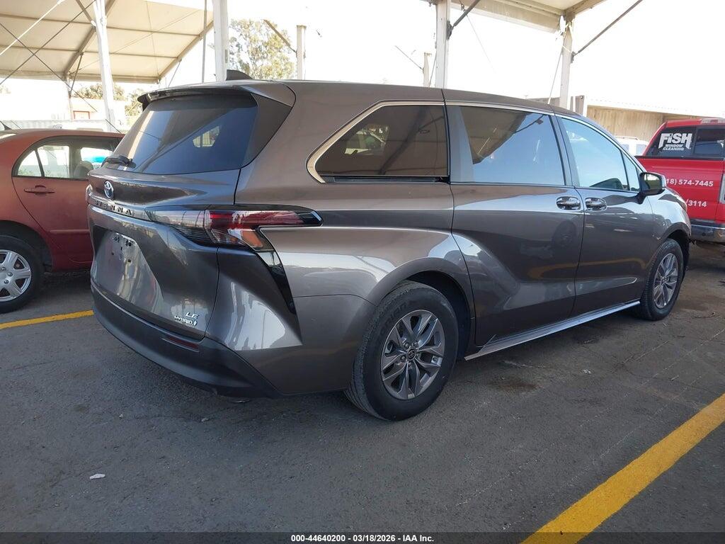 5TDKRKEC5PS168642 2023 TOYOTA SIENNA photo no. 4