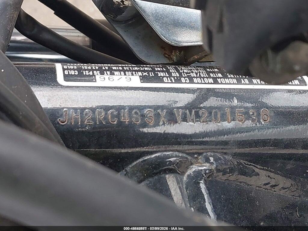 JH2RC433XVM201536 1997 HONDA VF750 photo no. 10