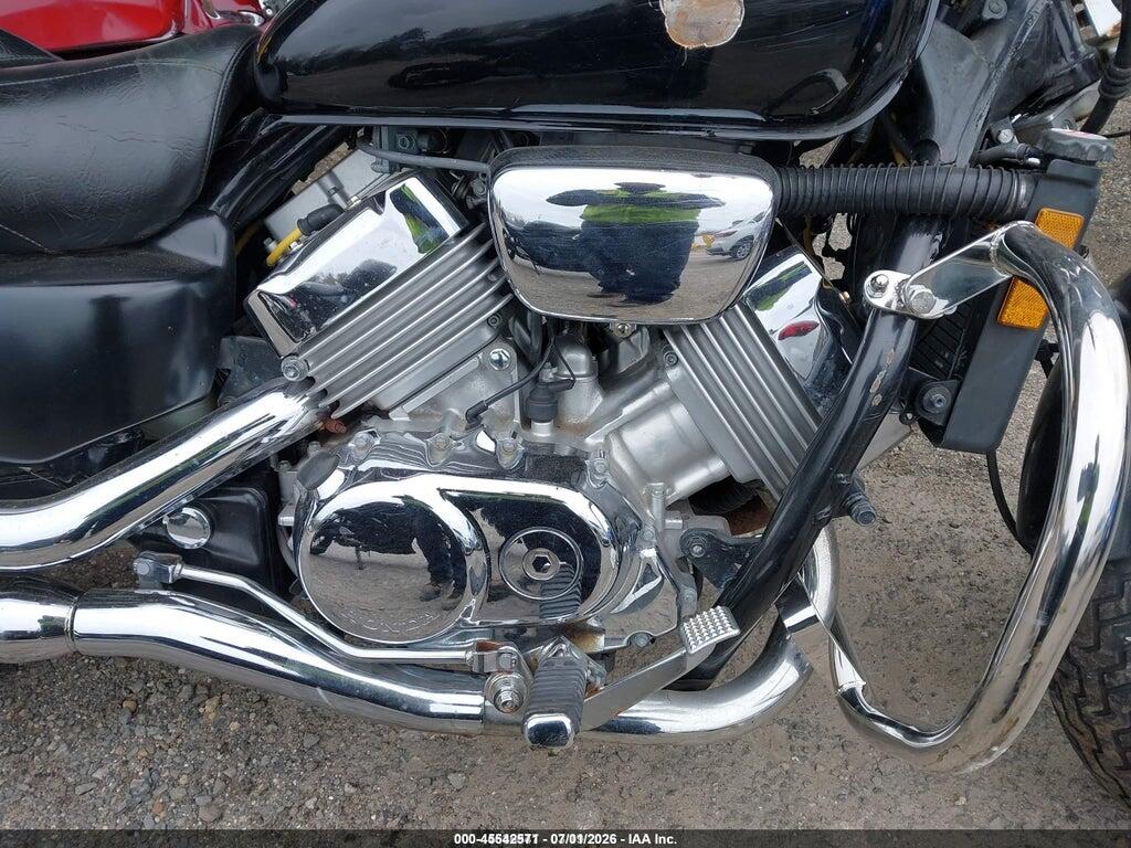 JH2RC433XVM201536 1997 HONDA VF750 photo no. 8