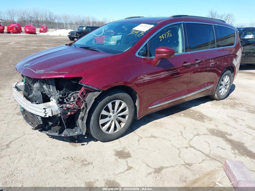 2C4RC1BG4HR667847 2017 CHRYSLER PACIFICA photo no. 2