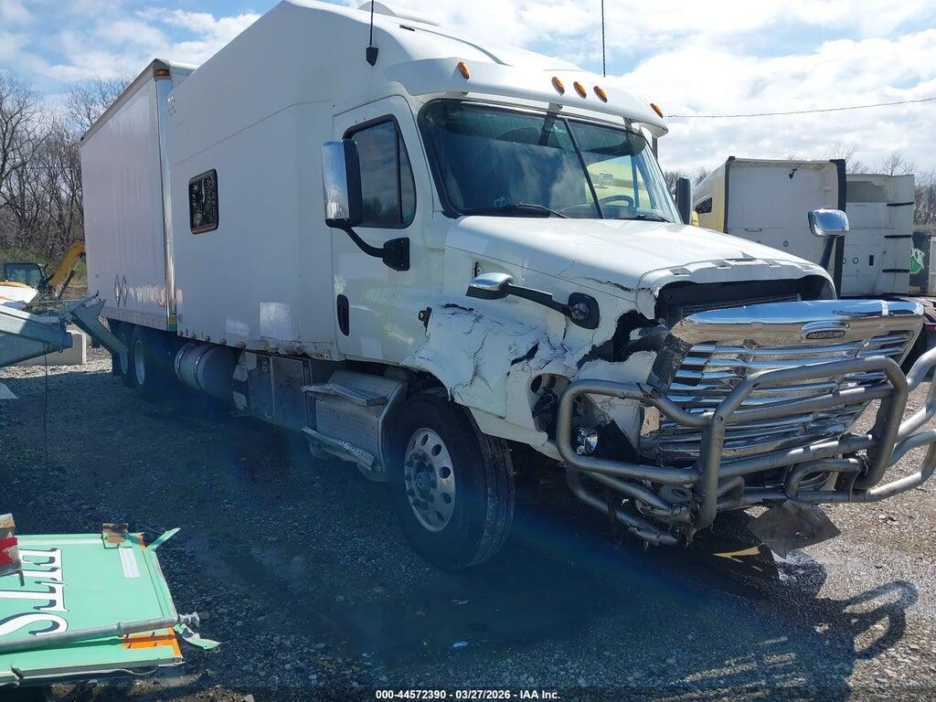 1FVAGADV7FLGE1040 2015 FREIGHTLINER CASCADIA 113 photo no. 1