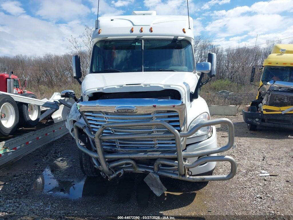 1FVAGADV7FLGE1040 2015 FREIGHTLINER CASCADIA 113 photo no. 12
